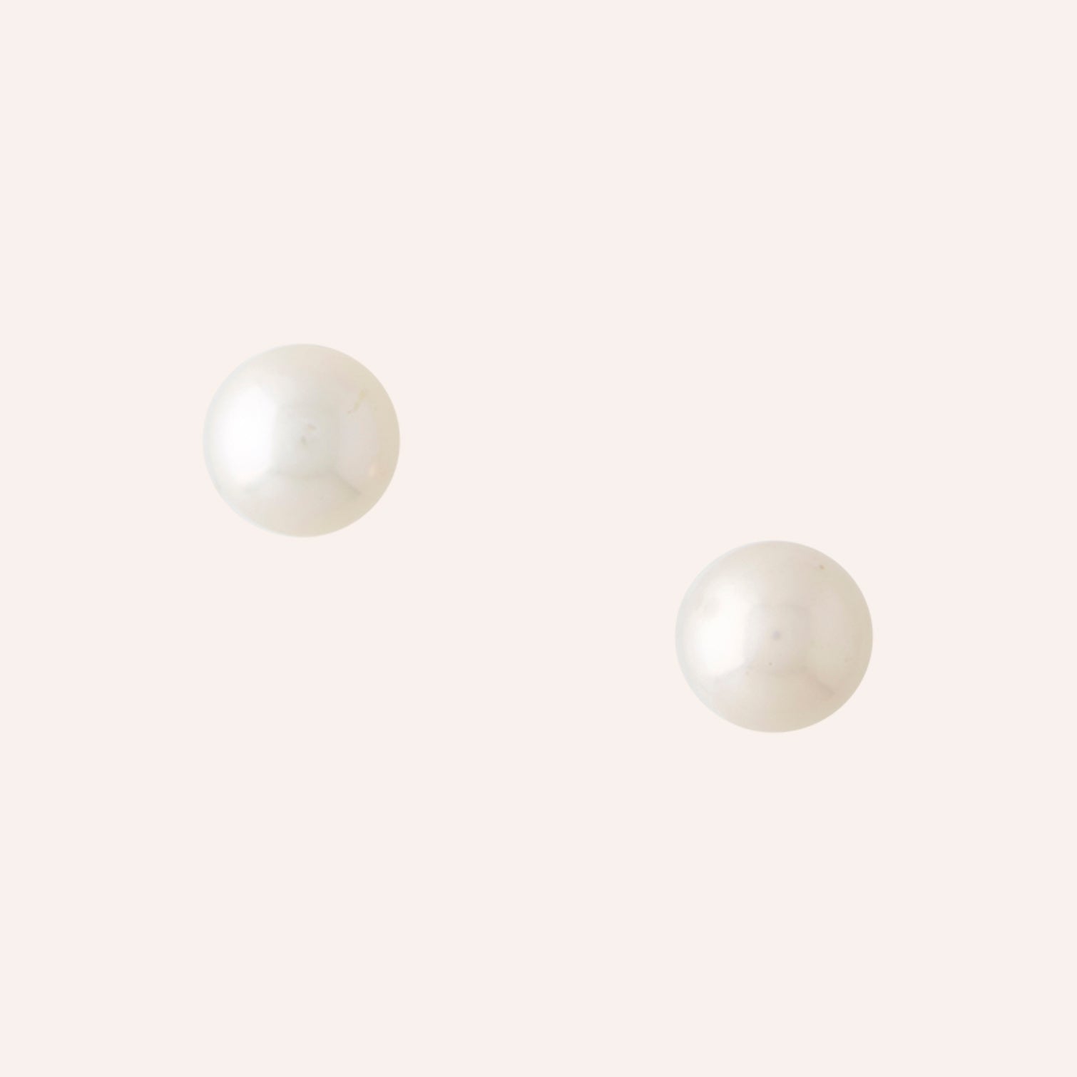 10mm White Freshwater Round Pearl Stud Earrings